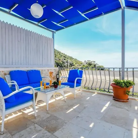 Buesra / Kalkan فندق كاس