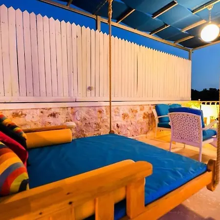 Buesra / Kalkan فندق كاس
